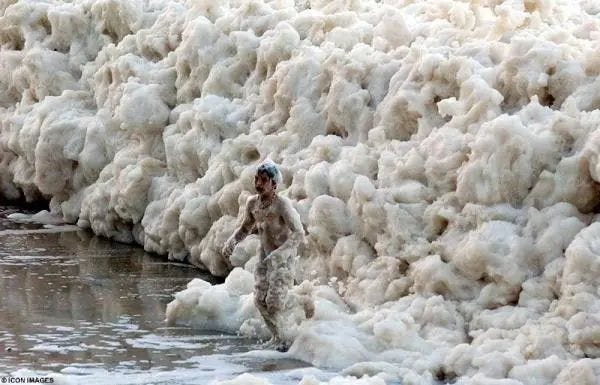 Foamy waves on New Zealand's Yamba coastline