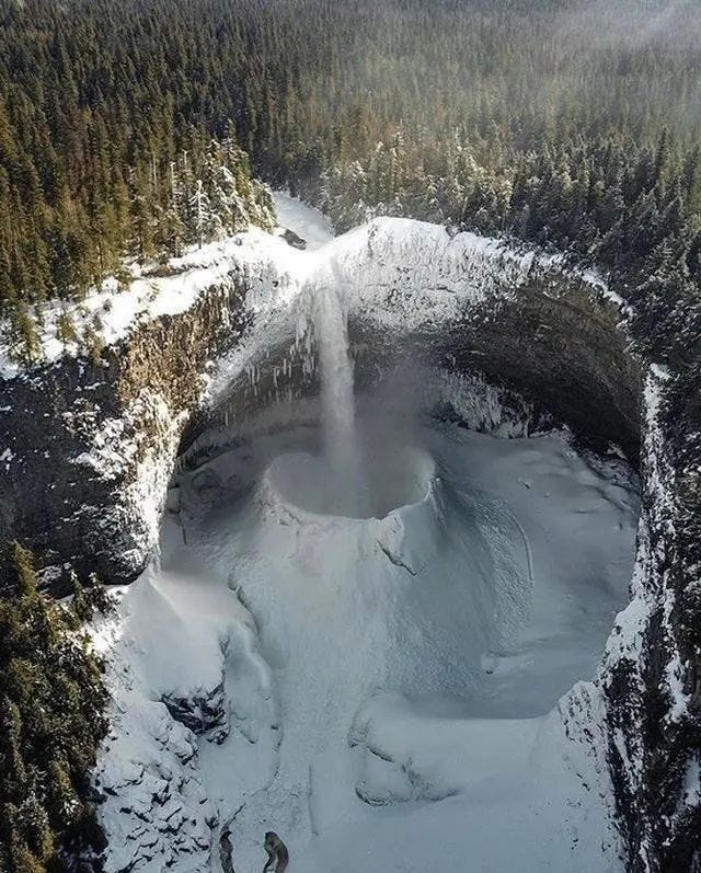 Helmken Falls frozen in winter