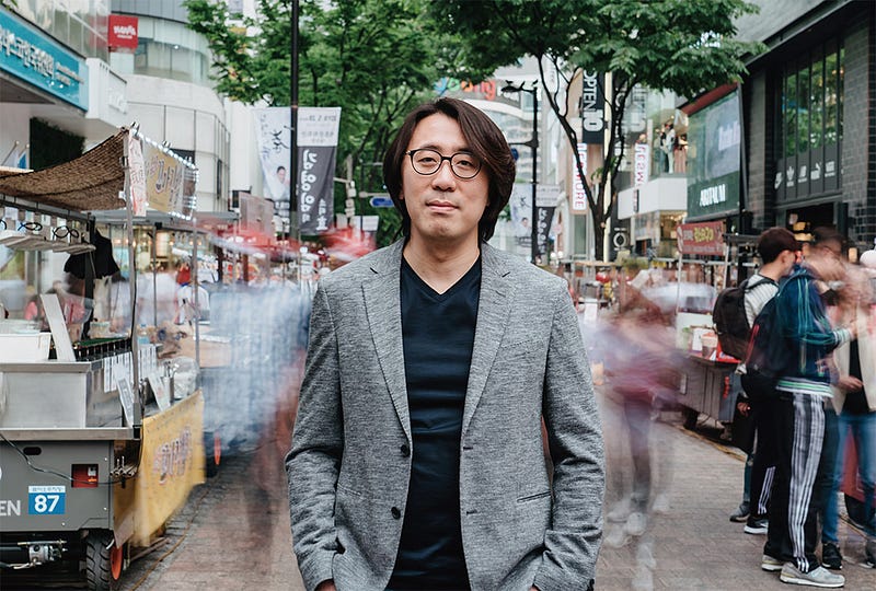 Young entrepreneur Kim Jung-woong in his video game store